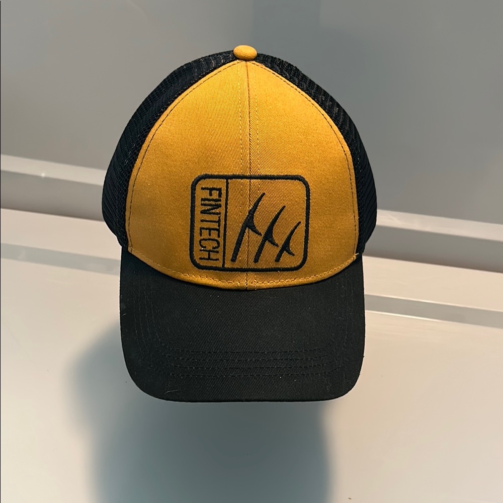 NWT FinTech Bass Fishing Mesh Hat Trucker adjustable cap SnapBack Inca Gold Logo
